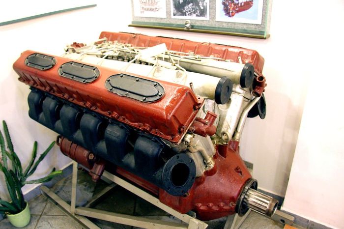 Двигатель и трансмиссия МАЗ-543