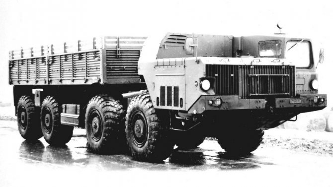 Оригинальный вариант шасси МАЗ-543М с цельнометаллическим кузовом (из архива НИИЦ АТ)